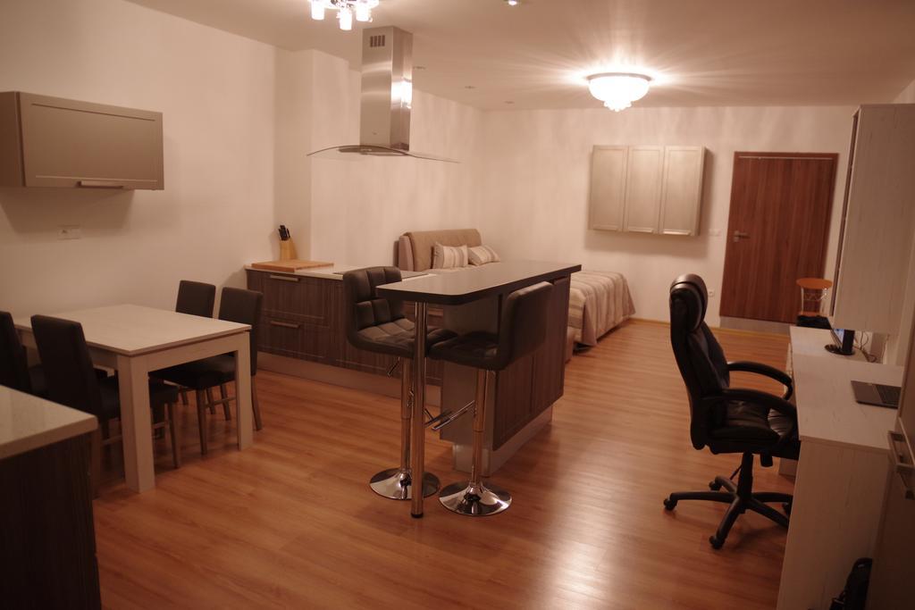 Studio Perla Martin Luaran gambar